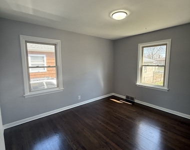18343 Oakwood Avenue - Photo Thumbnail 11