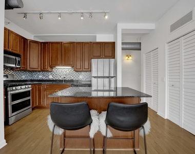 1200 W Monroe Street - Photo Thumbnail 9