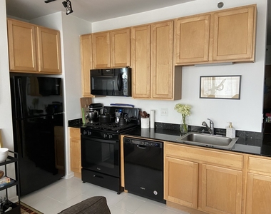 210 S Desplaines Street - Photo Thumbnail 2