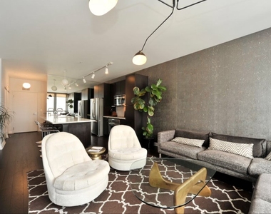 565 W Quincy Street - Photo Thumbnail 1