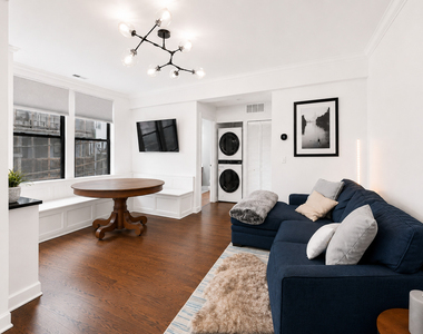 743 W Cornelia Avenue - Photo Thumbnail 2