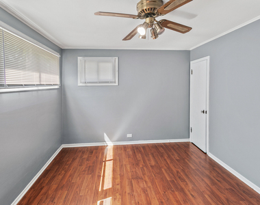 17561 Hillside Avenue - Photo Thumbnail 6