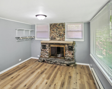 17561 Hillside Avenue - Photo Thumbnail 4