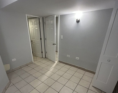 2300 S Ridgeway Avenue - Photo Thumbnail 7