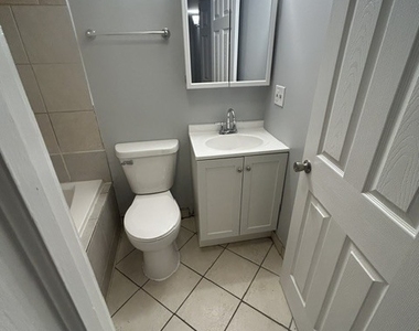 2300 S Ridgeway Avenue - Photo Thumbnail 13