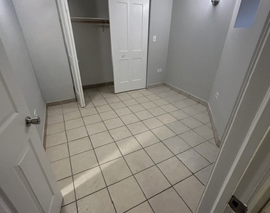 2300 S Ridgeway Avenue - Photo Thumbnail 10