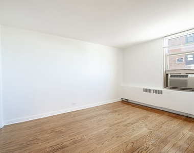 3950 N Lake Shore Drive - Photo Thumbnail 7