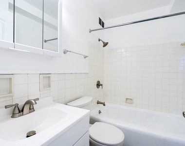 3950 N Lake Shore Drive - Photo Thumbnail 12