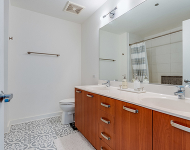 212 E Cullerton Street - Photo Thumbnail 16