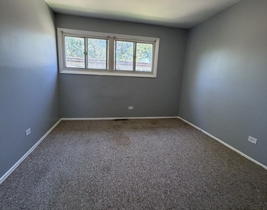 2107 171st Street - Photo Thumbnail 6