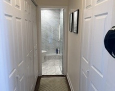 1400 N State Parkway N - Photo Thumbnail 11