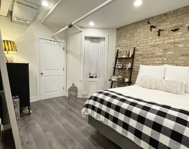 1931 N Hoyne Avenue - Photo Thumbnail 8