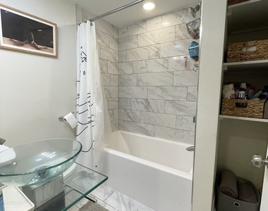 1931 N Hoyne Avenue - Photo Thumbnail 11