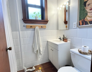 1931 N Hoyne Avenue - Photo Thumbnail 13