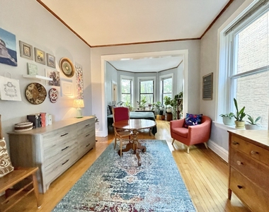 1931 N Hoyne Avenue - Photo Thumbnail 7