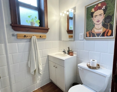 1931 N Hoyne Avenue - Photo Thumbnail 12