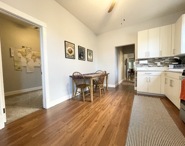 1931 N Hoyne Avenue - Photo Thumbnail 4