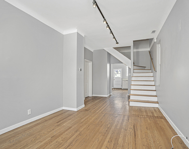 1935 N Damen Avenue - Photo Thumbnail 3