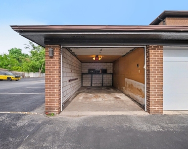 13615 Royal Court - Photo Thumbnail 3