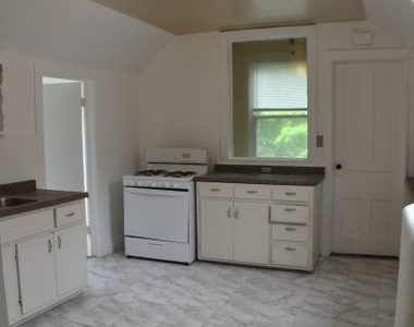 10073 S Prospect Avenue - Photo Thumbnail 9