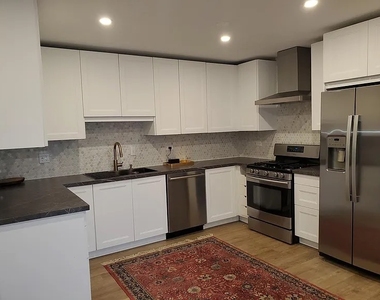 21015 London Drive - Photo Thumbnail 4