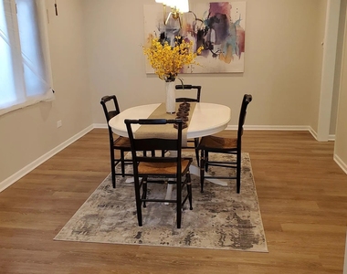 21015 London Drive - Photo Thumbnail 3