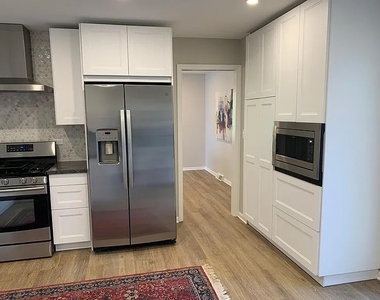 21015 London Drive - Photo Thumbnail 5