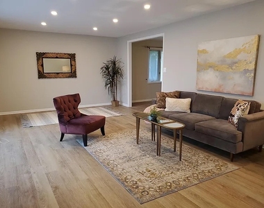 21015 London Drive - Photo Thumbnail 1