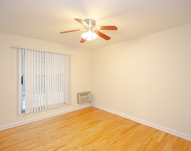 1504 N Dearborn Parkway - Photo Thumbnail 2