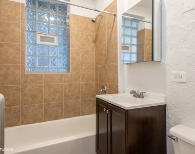 2922 N Albany Avenue - Photo Thumbnail 5