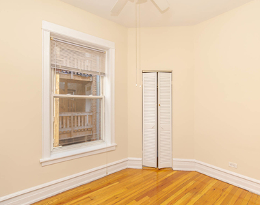 4613 N Ashland Avenue - Photo Thumbnail 2