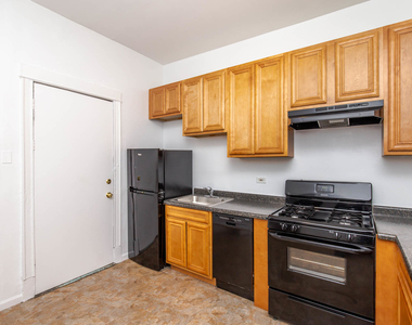 4613 N Ashland Avenue - Photo Thumbnail 1