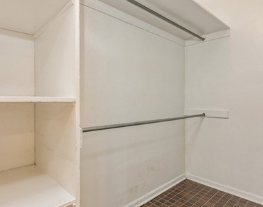 1430 N Dearborn Street - Photo Thumbnail 7
