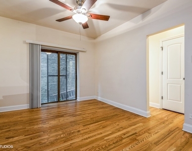 1430 N Dearborn Parkway - Photo Thumbnail 4