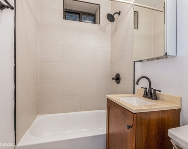 1430 N Dearborn Parkway - Photo Thumbnail 5