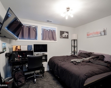 1201 W Addison Street - Photo Thumbnail 4