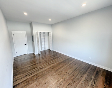 5209 N Milwaukee Avenue - Photo Thumbnail 6