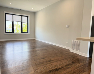 5209 N Milwaukee Avenue - Photo Thumbnail 2