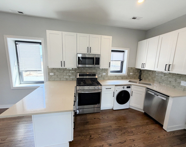 5209 N Milwaukee Avenue - Photo Thumbnail 1