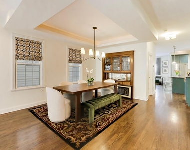 3104 N Southport Avenue - Photo Thumbnail 6