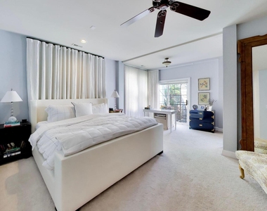 3104 N Southport Avenue - Photo Thumbnail 17