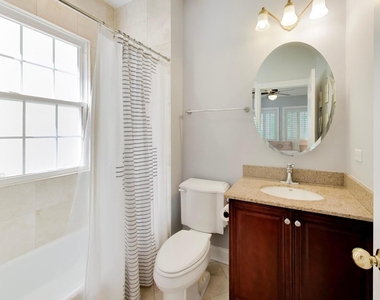 3104 N Southport Avenue - Photo Thumbnail 20