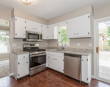 98 Quail Hollow Court - Photo Thumbnail 5