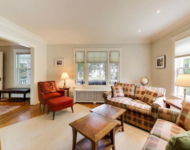 2624 Thayer Street - Photo Thumbnail 4