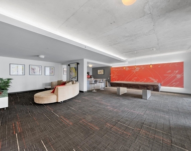 659 W Randolph Street - Photo Thumbnail 10