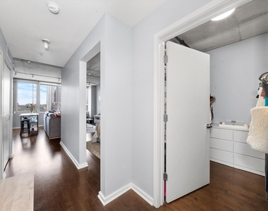 659 W Randolph Street - Photo Thumbnail 6