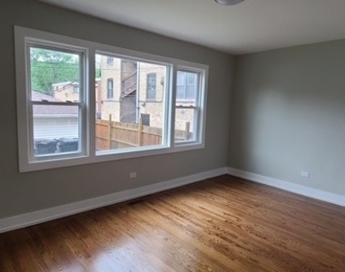5144 N Avers Avenue - Photo Thumbnail 14