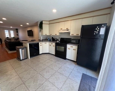 517 Fox Hollow - Photo Thumbnail 4