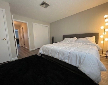 517 Fox Hollow - Photo Thumbnail 10