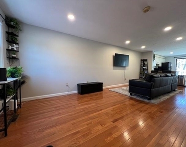 517 Fox Hollow - Photo Thumbnail 3
